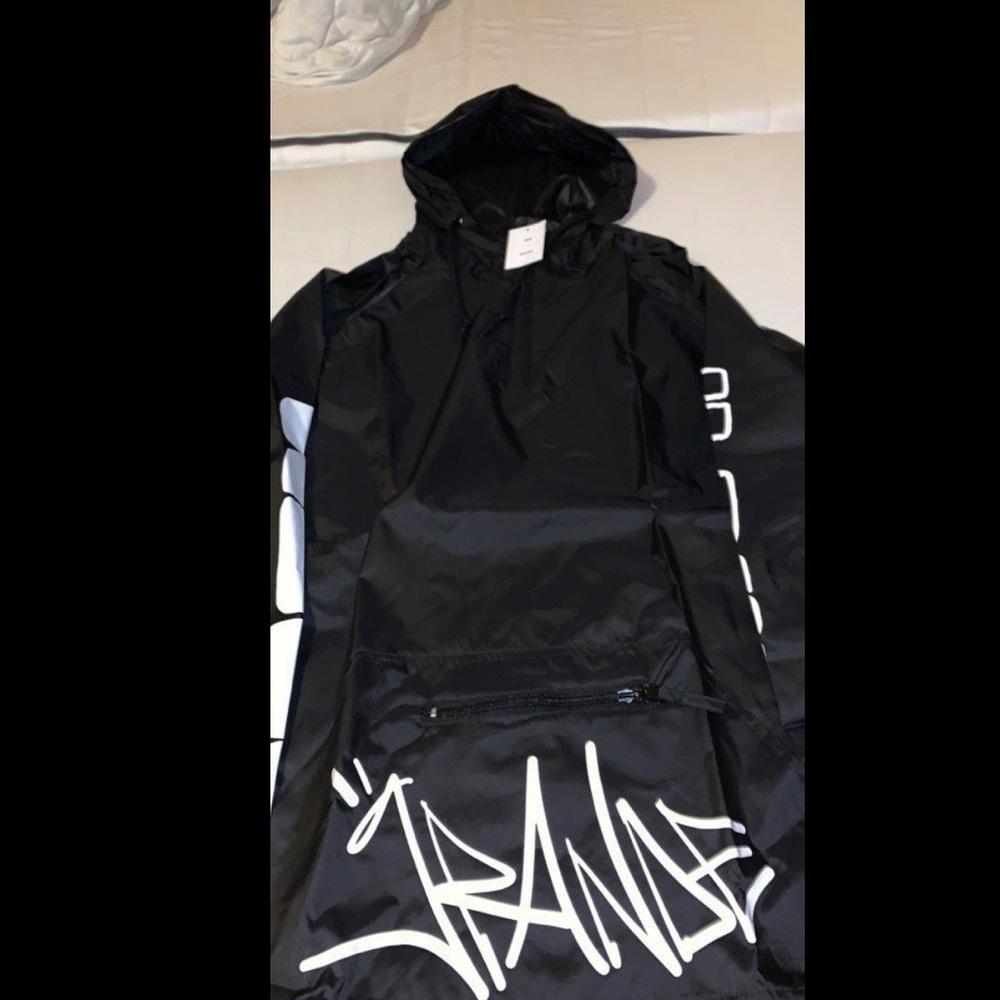 ISOOO ARIANA GRANDE ANORAK DWT UO